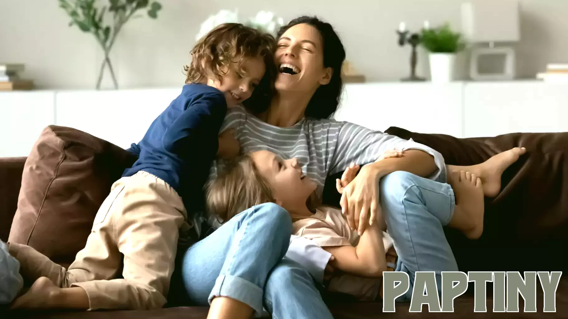 What 50 years of data say about the happiness of single parents
