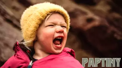 How To Handle A Toddler Hitting Without Yelling, According To A Parenting Coach